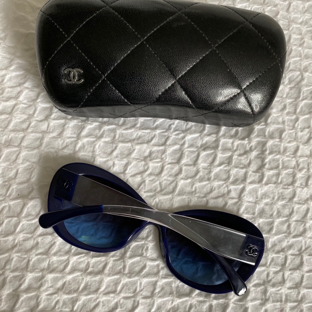 Chanel sunglasses - Picture 2 of 3